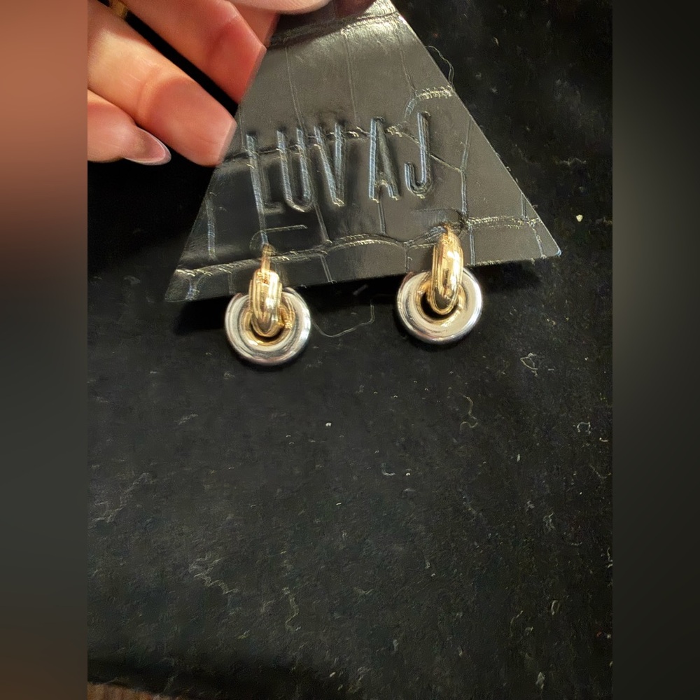 Luv Aj Two-Tone Interlock two tone Huggies - Picture 5 of 5